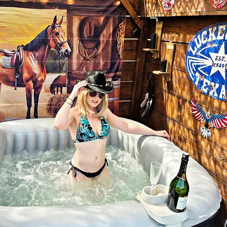 Bulle Texas - Luxe Et - Vue Aiguebelette Luxury tent Novalaise